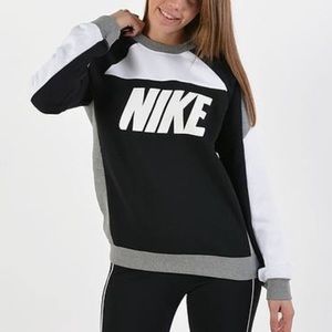*** SOLD *** Nike Sportswear Fleece Crew
